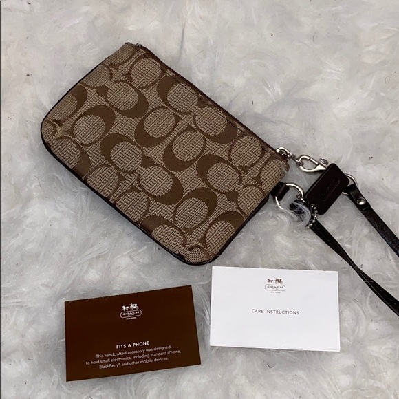 Signature Coach Small Wristlet - Picture 2 of 3